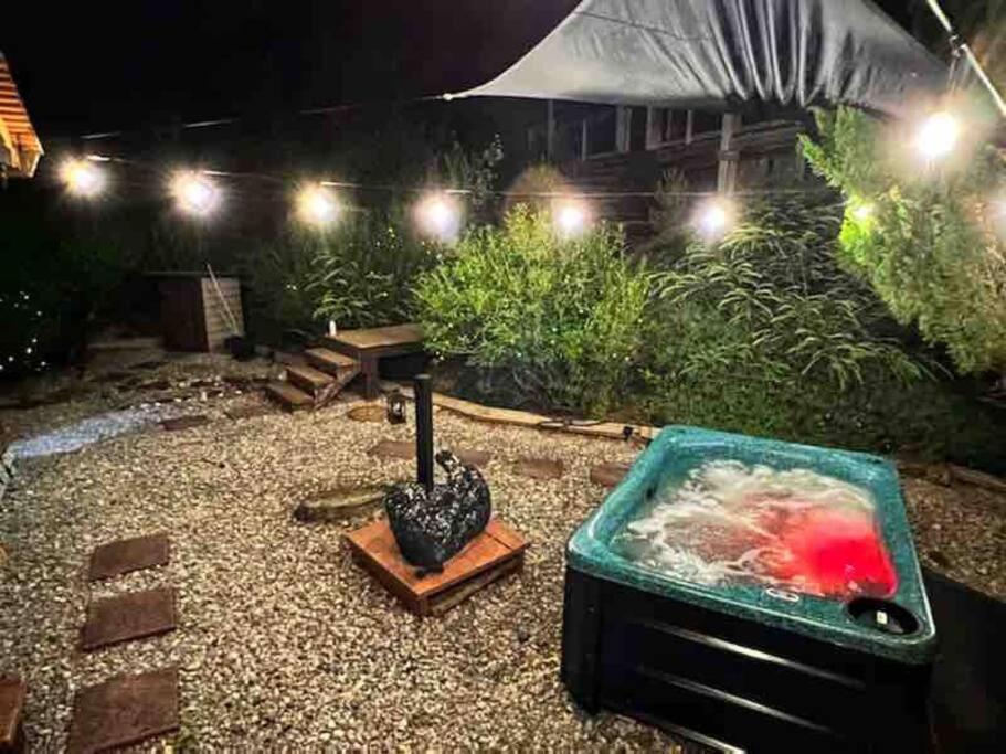 Tiny House, Wifi,Hot Tub,Secluded Villa Cosby ภายนอก รูปภาพ
