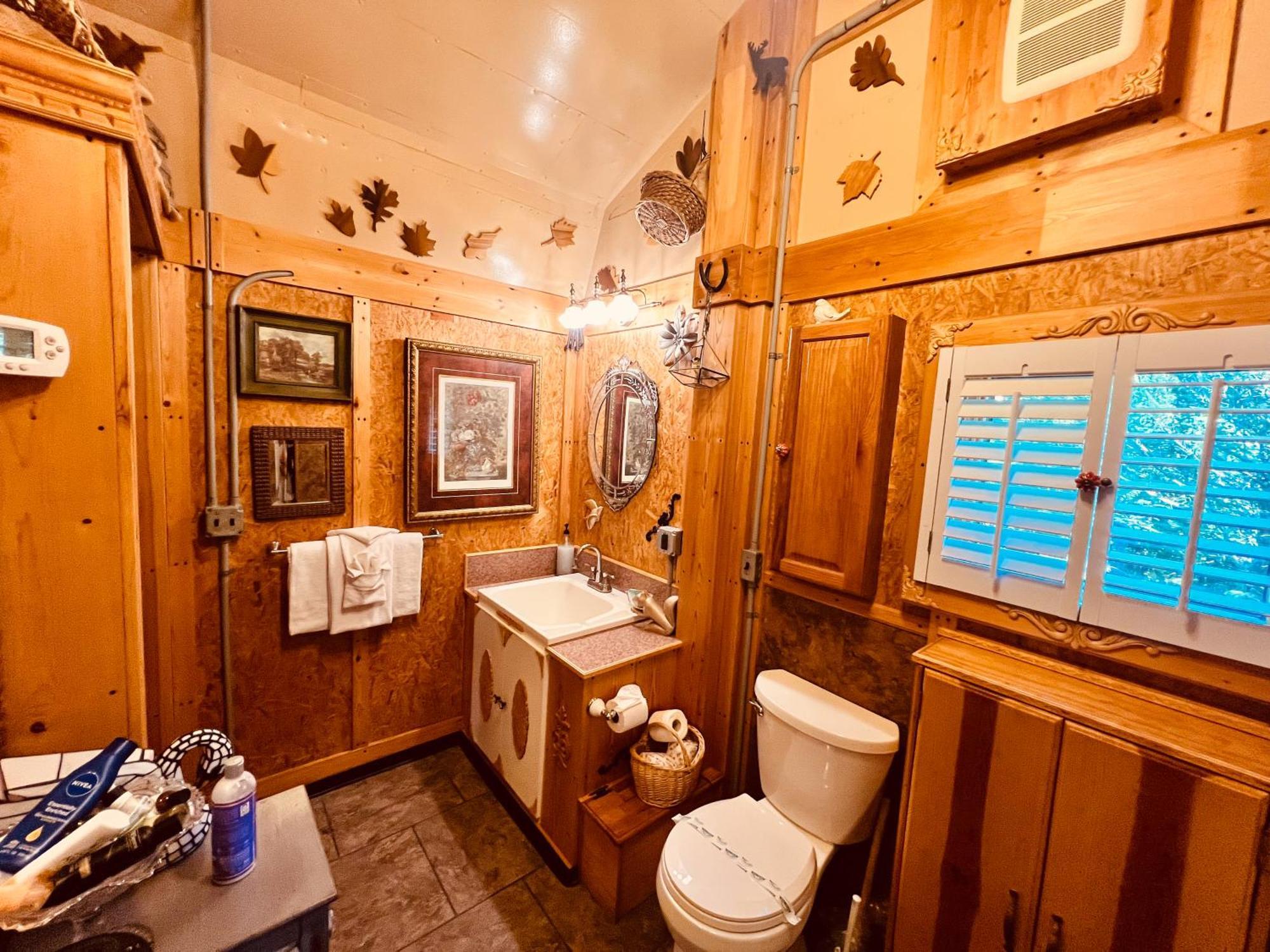Tiny House, Wifi,Hot Tub,Secluded Villa Cosby ภายนอก รูปภาพ