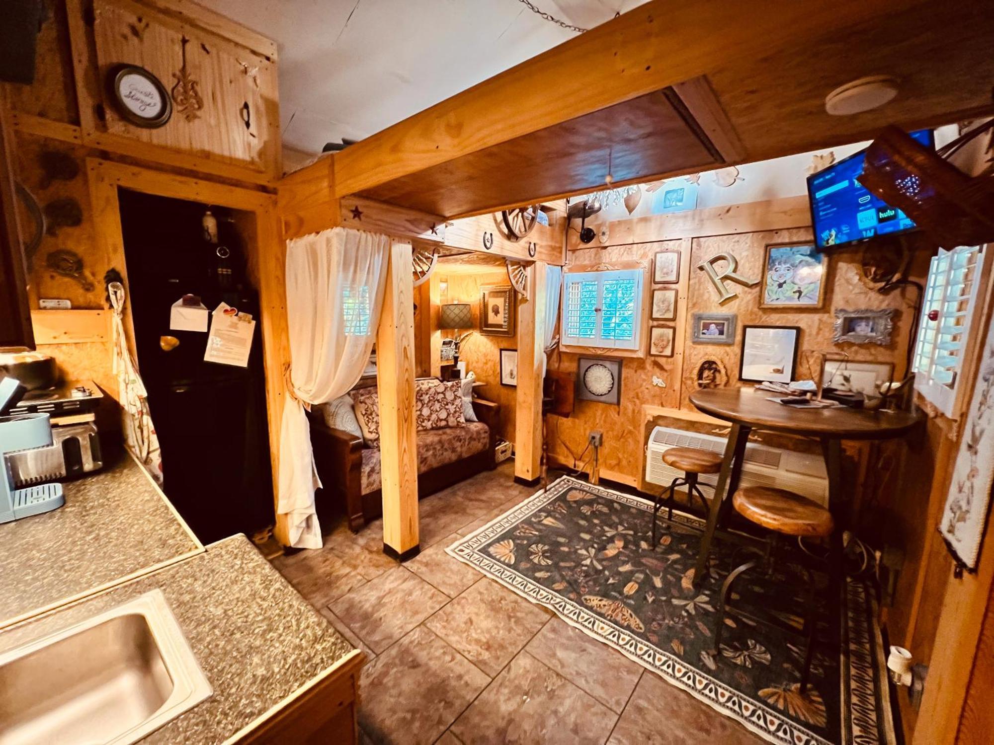 Tiny House, Wifi,Hot Tub,Secluded Villa Cosby ภายนอก รูปภาพ
